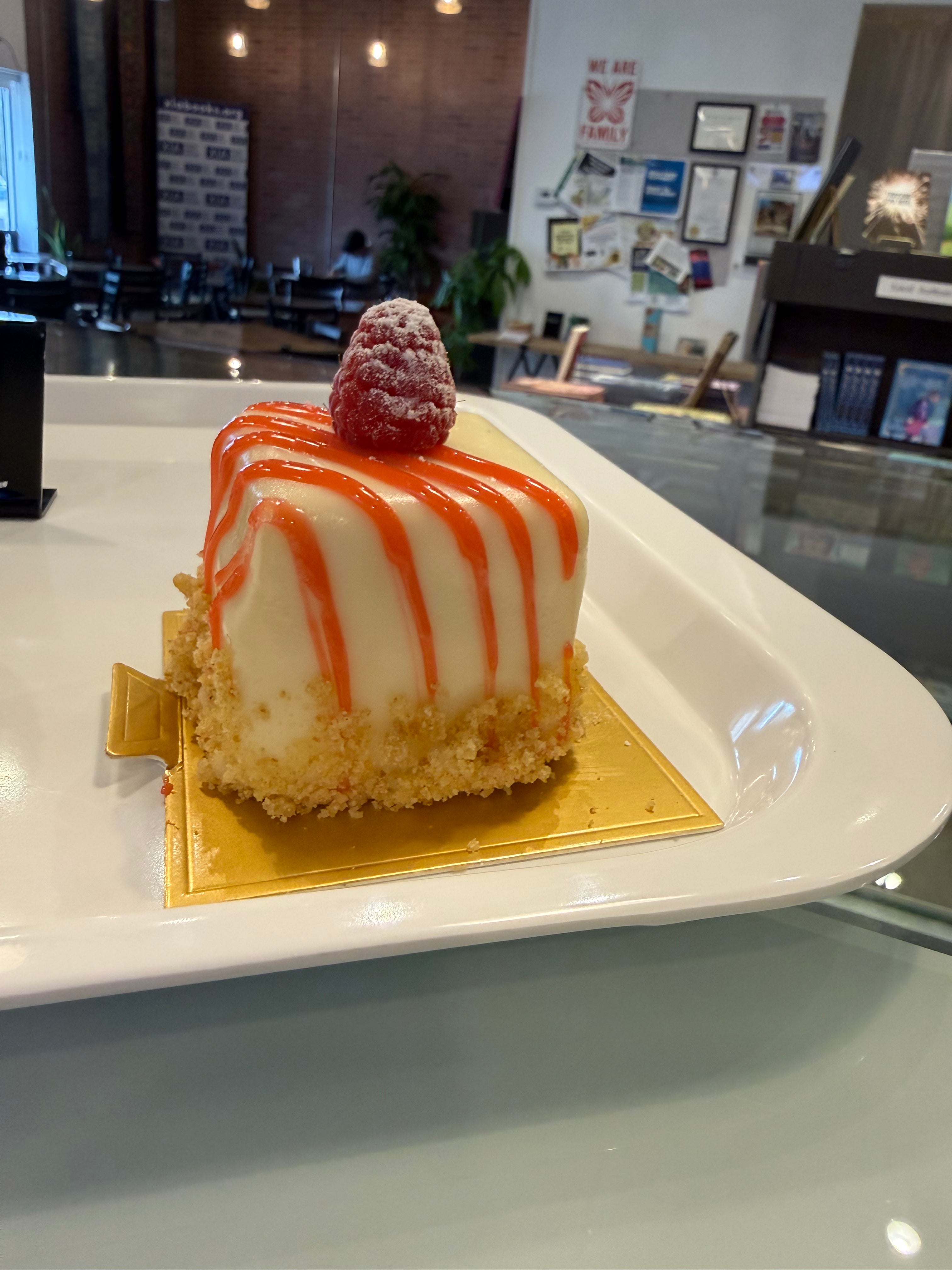 Cube raspberry cheesecake